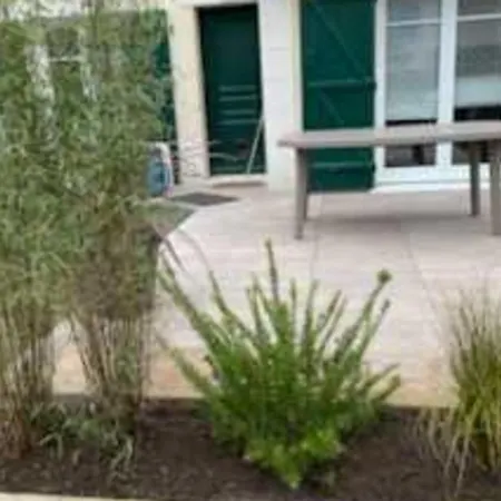 House With Garden Near The Σπίτι διακοπών *