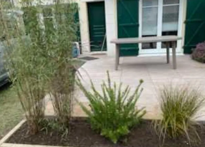 House With Garden Near The Prázdninový dům *